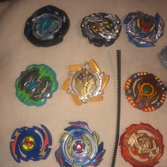 Hasbro BEYBLADE Lot - Picture 4 of 11
